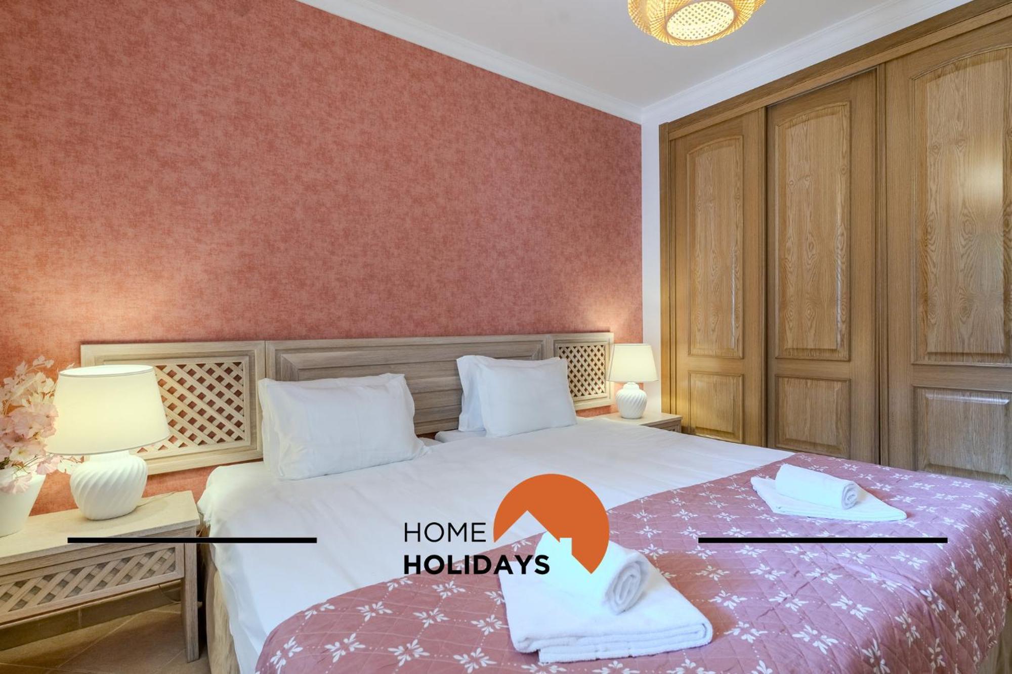 #322 Family By Holidays *