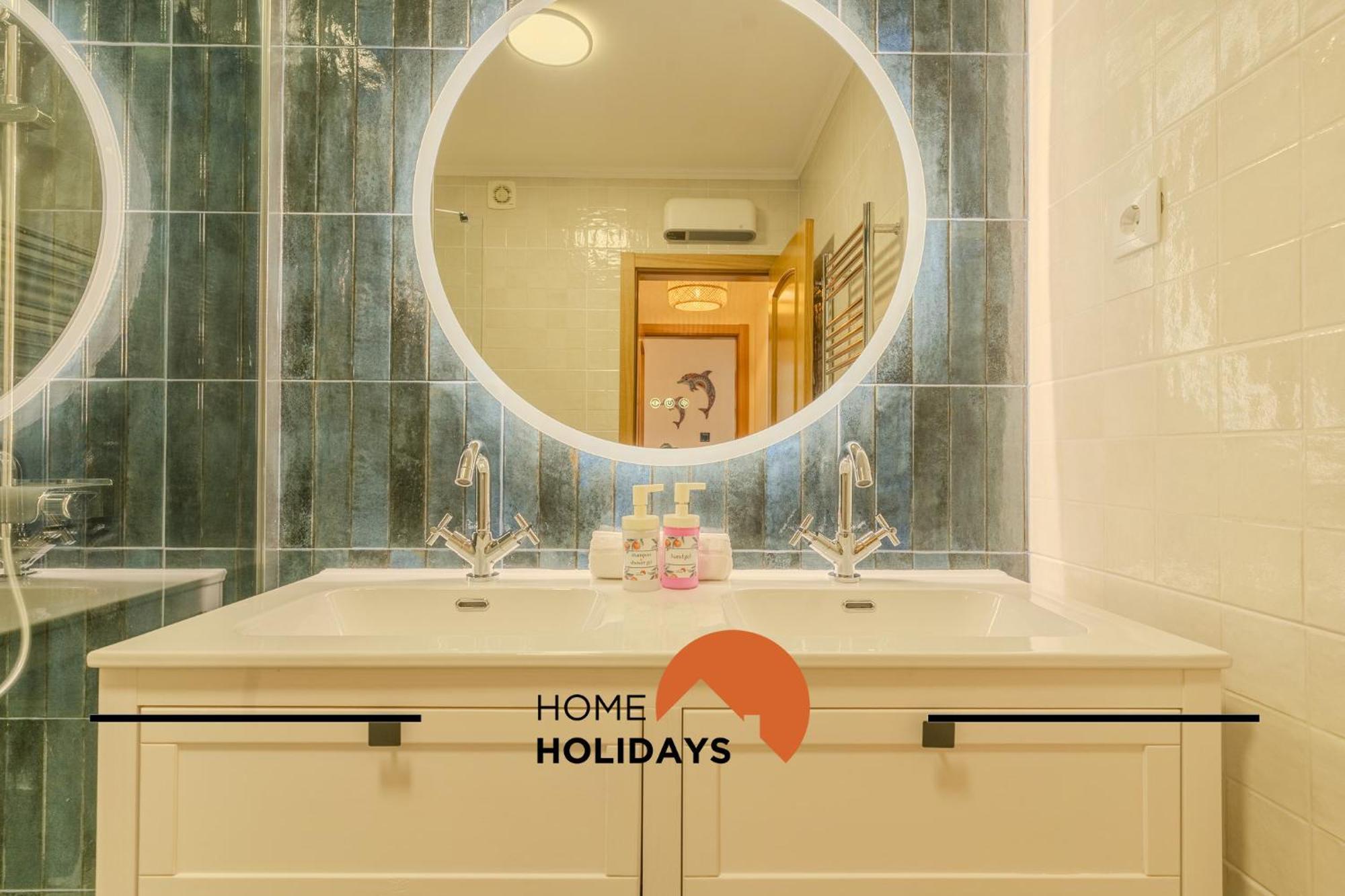 #322 Family By Holidays *