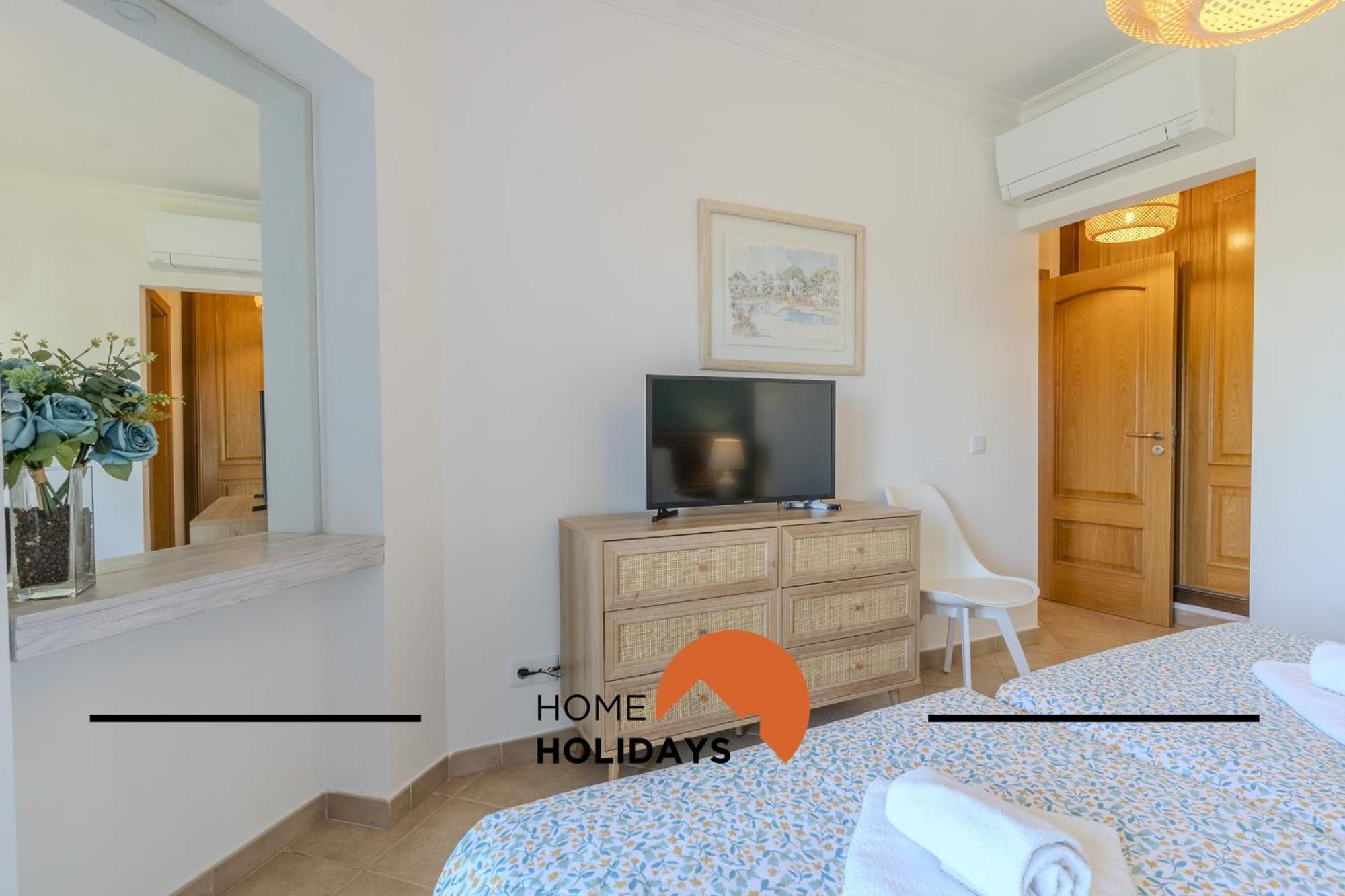 #322 Family By Holidays Apartment